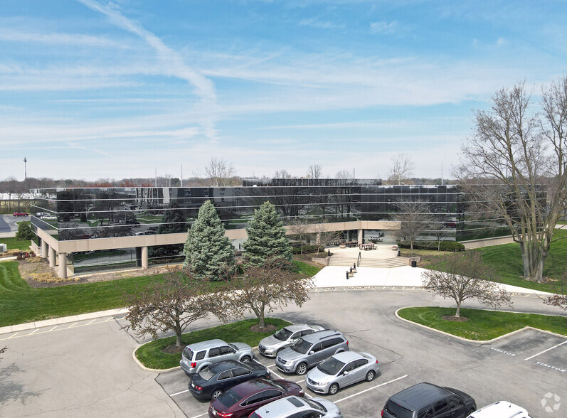 9449 Priority Way West Dr, Indianapolis, IN à vendre - Photo principale – Image 1 sur 3