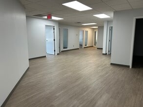 7768 Woodmont Ave, Bethesda, MD à louer Photo intérieure– Image 1 sur 2