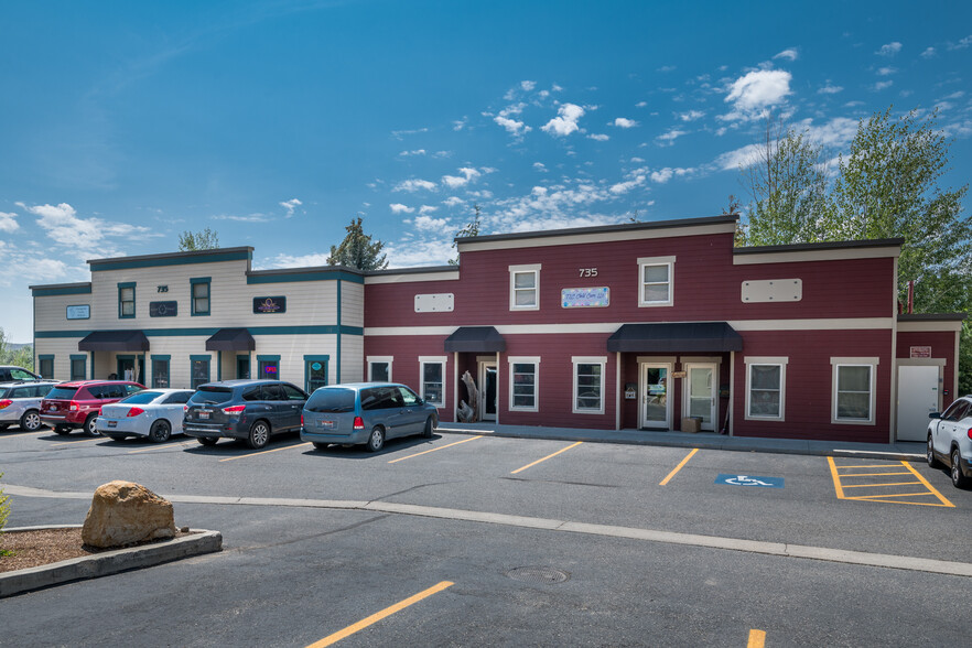735 N Main St, Bellevue, ID à vendre - Photo de l’immeuble – Image 1 sur 4