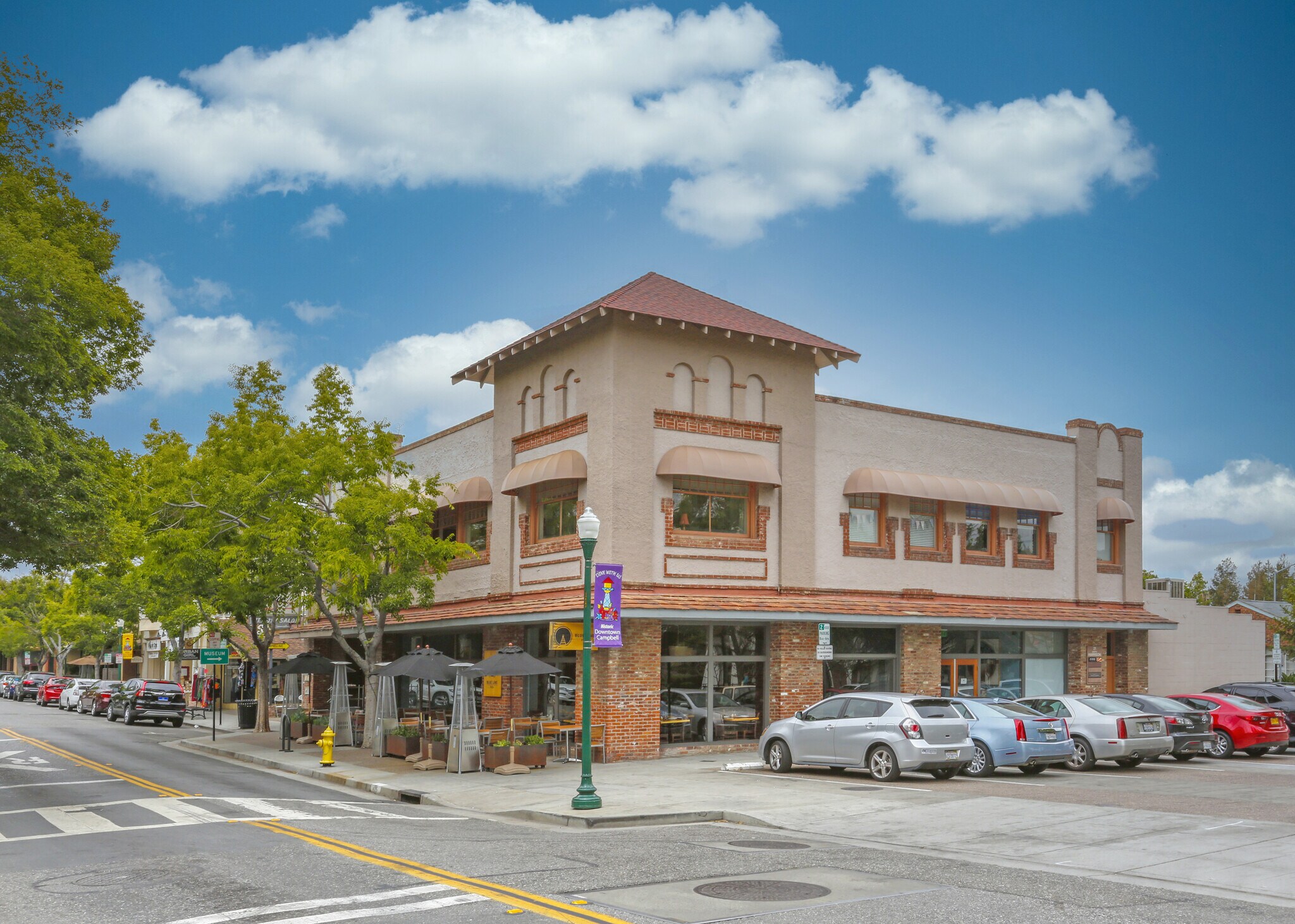 411-415 E Campbell Ave, Campbell, CA à louer Photo principale– Image 1 sur 5