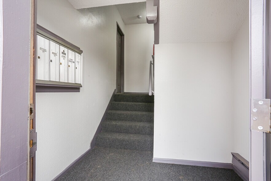 2408-2410 E 29th St, Kansas City, MO à vendre - Photo de l’immeuble – Image 2 sur 12