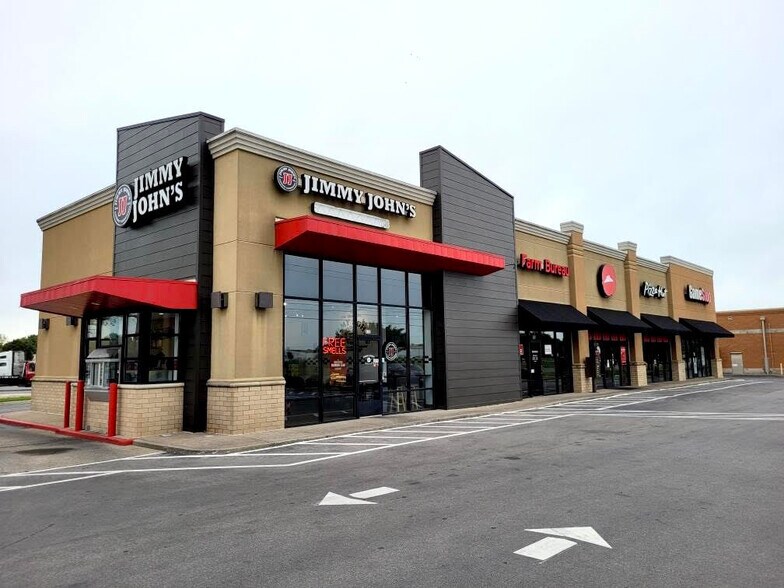 810 Nissan Dr, Smyrna, TN à louer - Photo principale – Image 1 sur 3