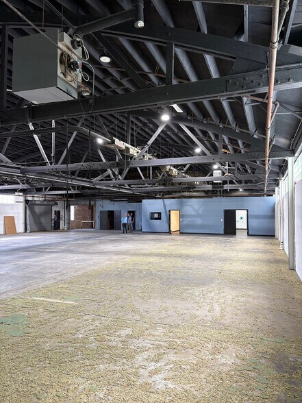 6610 W Dakin St, Chicago, IL à louer - Photo de l’immeuble – Image 3 sur 8