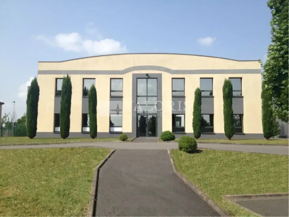 Local d’activités dans Arnas à louer Photo de l’immeuble– Image 1 sur 2