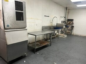 8032 Limonite Ave, Riverside, CA à louer Photo intérieure– Image 2 sur 4