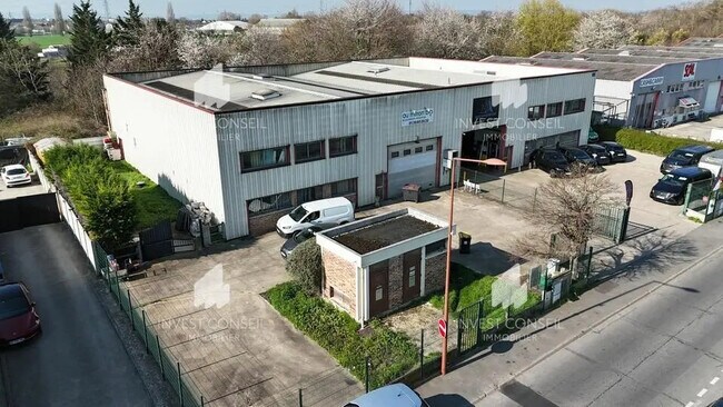 Plus de détails pour Local d’activités à vendre