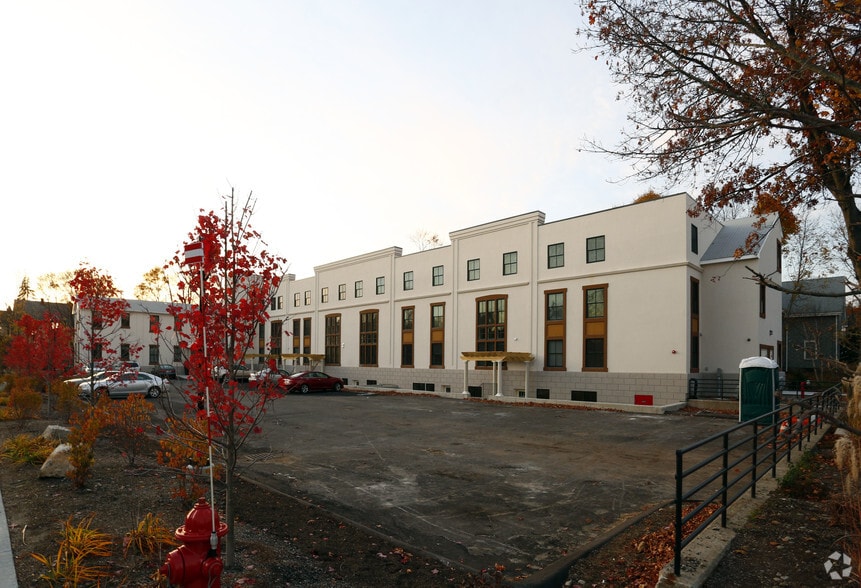 56-58 North Ave, Natick, MA à vendre - Photo principale – Image 1 sur 4