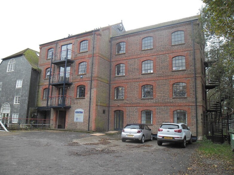 Mill Ln, Uckfield à vendre - Photo de l’immeuble – Image 2 sur 4