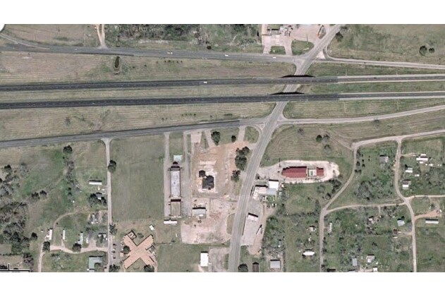 420 E I-10 Frontage Rd, Flatonia, TX à vendre - Aérien – Image 2 sur 5