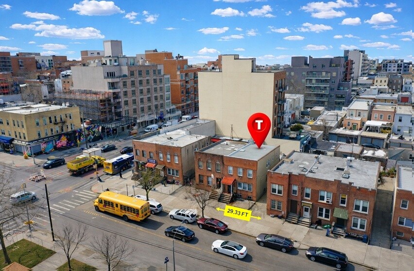 1450 30th Ave, Astoria, NY à vendre Photo principale– Image 1 sur 10