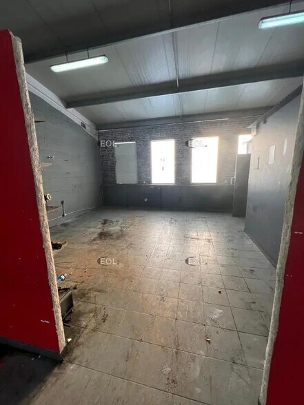 Local d’activités dans Linas à louer - Photo intérieure – Image 2 sur 6