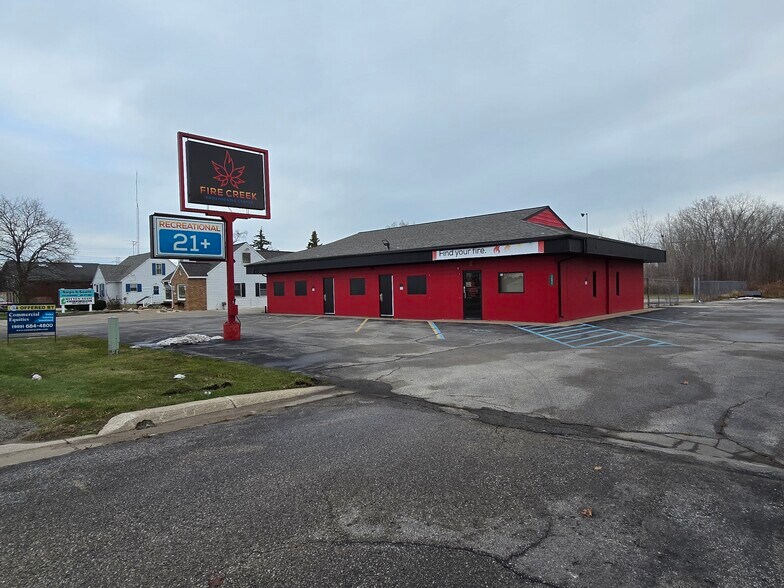 3895 N Euclid Ave, Bay City, MI à vendre - Photo principale – Image 1 sur 11