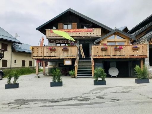 Local d'activités dans Albiez Montrond à vendre - Photo de l’immeuble – Image 2 sur 7