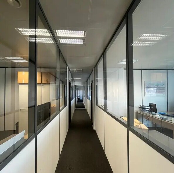 Bureau dans Lyon à louer - Photo de l’immeuble – Image 3 sur 10