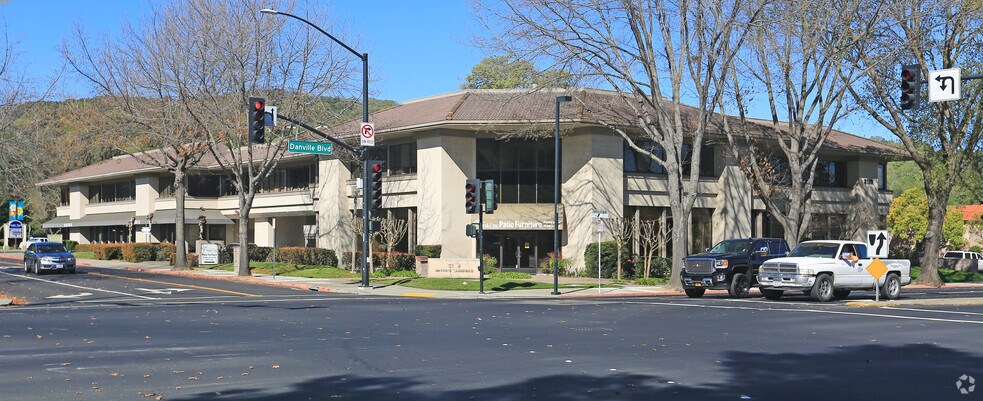 3189 Danville Blvd, Alamo, CA à louer - Photo de l’immeuble – Image 1 sur 6