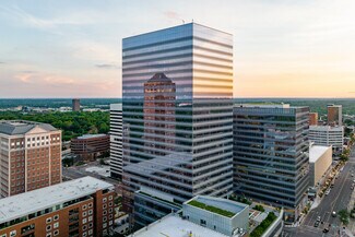Plus de détails pour 7676-7638 Forsyth Blvd, Clayton, MO - Bureau, Local commercial à louer
