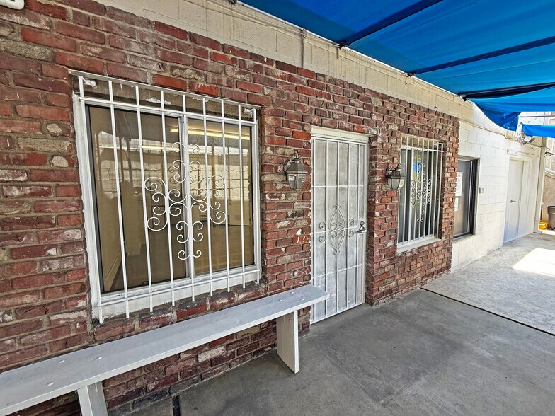 8064-8066 Melrose Ave, Los Angeles, CA à louer - Photo de l’immeuble – Image 3 sur 9