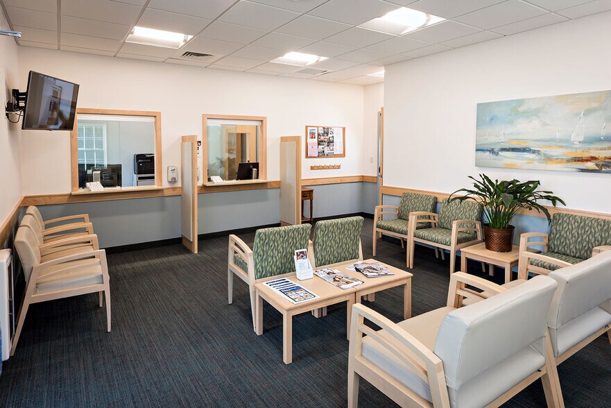 33 Edgerton Dr, North Falmouth, MA à vendre - Photo de l’immeuble – Image 3 sur 8