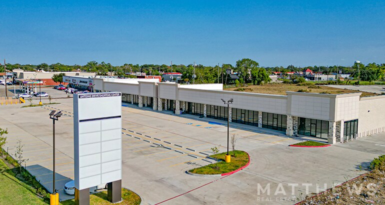 12180 Antoine dr, Houston, TX à louer - Photo de l’immeuble – Image 1 sur 3