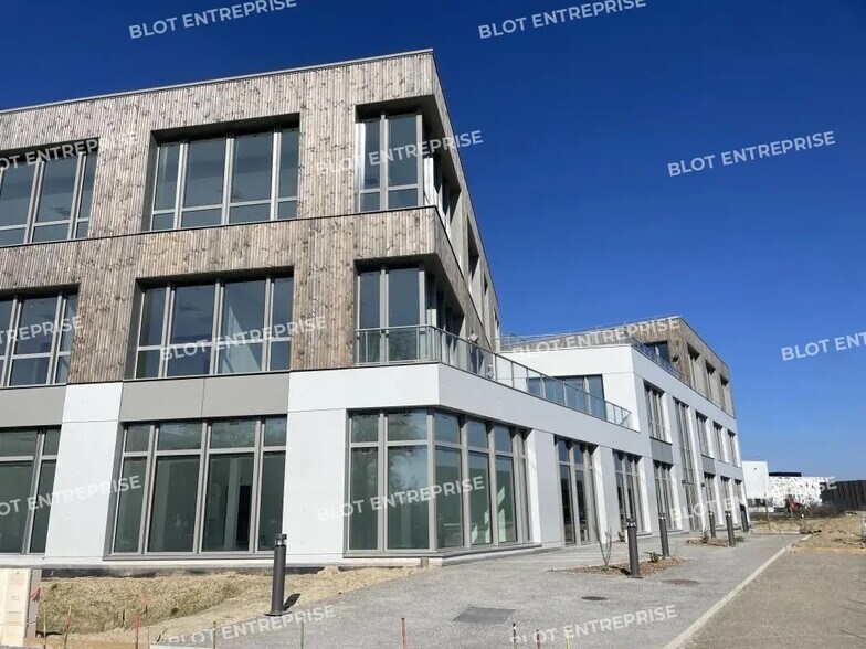 Bureau dans Pacé à vendre - Photo de l’immeuble – Image 2 sur 10