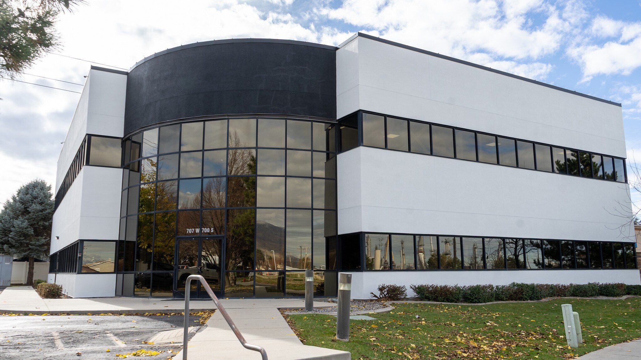 707 W 700 S, Woods Cross, UT à louer Photo principale– Image 1 sur 25