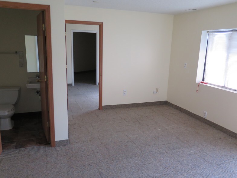 755-757 Warehouse Rd, Toledo, OH à louer - Photo de l’immeuble – Image 3 sur 15