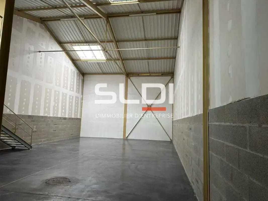 Local d’activités dans Bourgoin-Jallieu à louer Photo intérieure– Image 1 sur 12