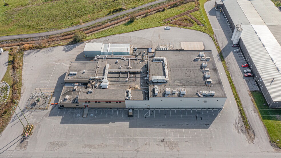 7 Riverside Dr, Quinte West, ON à vendre - Aérien – Image 2 sur 7