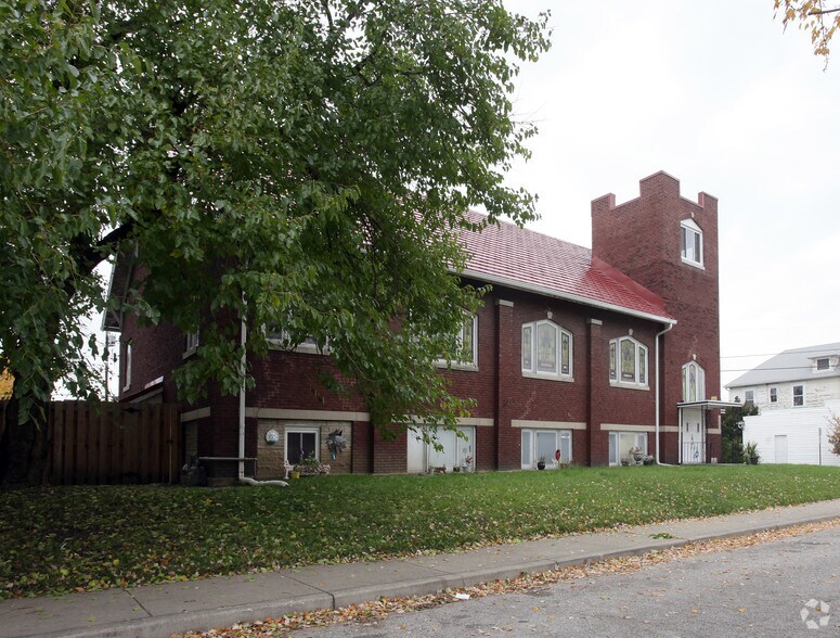 1001 Hosbrook St, Indianapolis, IN à vendre - Photo de l’immeuble – Image 2 sur 31