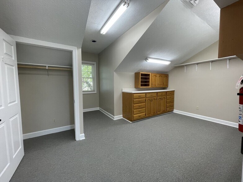 1369 W Andrew Johnson Hwy, Morristown, TN à louer - Photo de l’immeuble – Image 3 sur 59