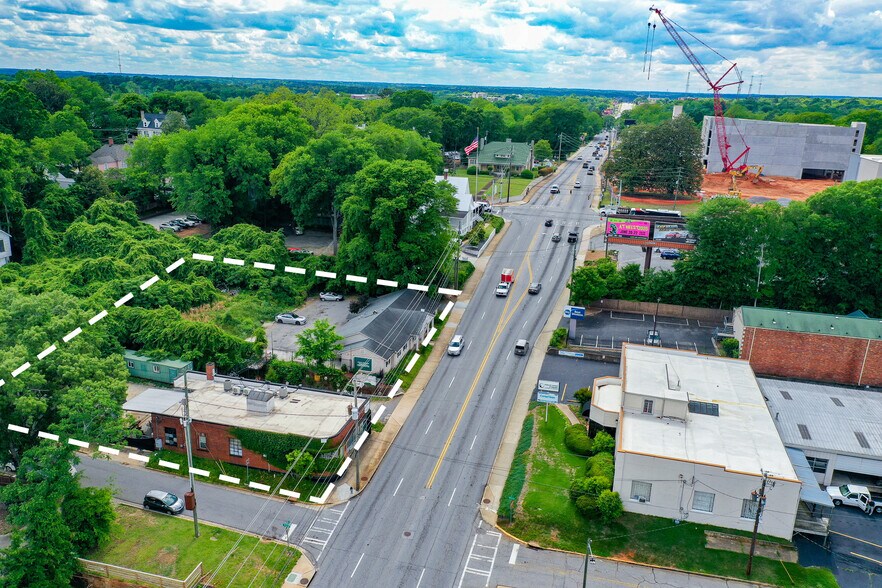Redevelopment or Adaptive Reuse portefeuille de 2 biens à vendre sur LoopNet.fr - Photo de l’immeuble – Image 3 sur 10