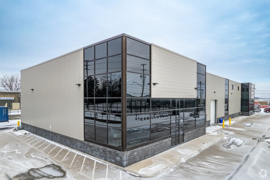8223 Lawson Rd, Milton, ON à louer - Photo principale – Image 1 sur 3
