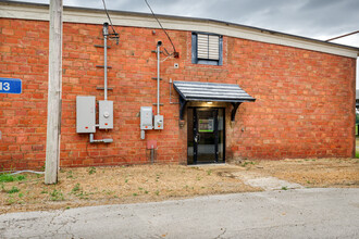 426 Franklin D Roosevelt, Muscle Shoals, AL à louer Photo de l’immeuble– Image 2 sur 11