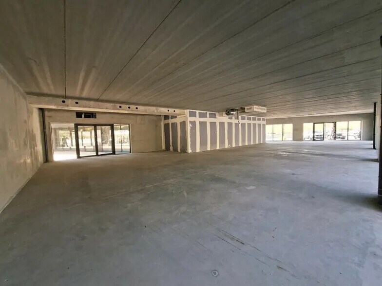 Local commercial dans Puget-sur-Argens à louer - Photo intérieure – Image 3 sur 5