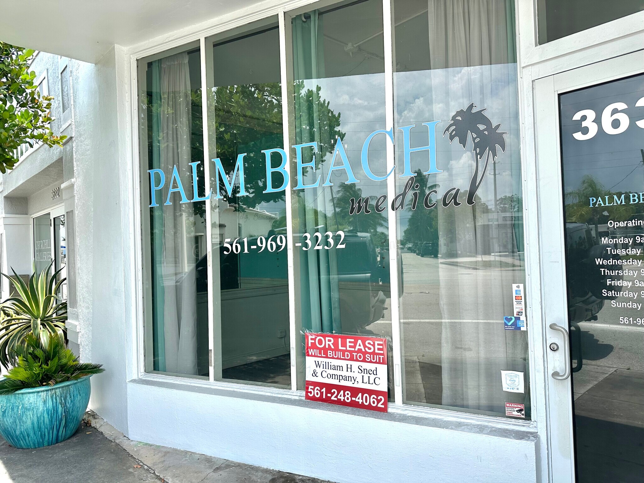3638 S Dixie, West Palm Beach, FL à louer Photo de l’immeuble– Image 1 sur 4