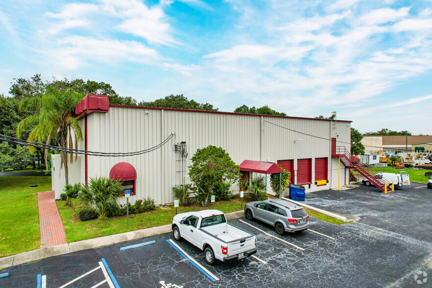 1921 Tampa East Blvd, Tampa, FL à vendre - Photo de l’immeuble – Image 3 sur 18