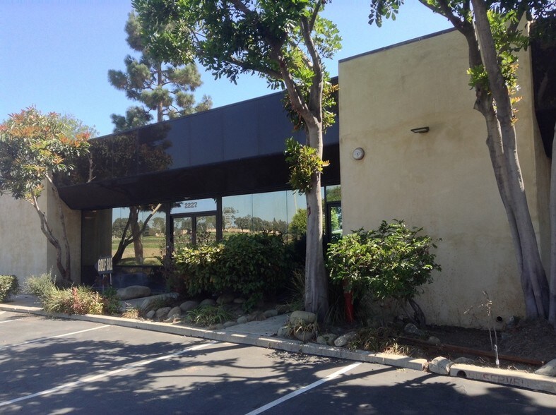 2227 Portola Rd, Ventura, CA à louer - Photo de l’immeuble – Image 3 sur 11