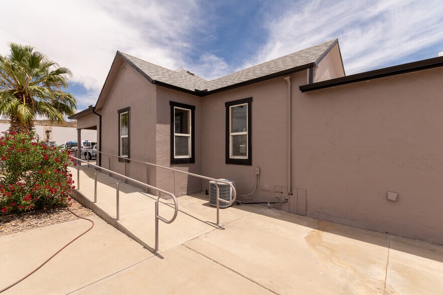 310 E Oak St, Kingman, AZ à vendre - Photo de l’immeuble – Image 3 sur 37