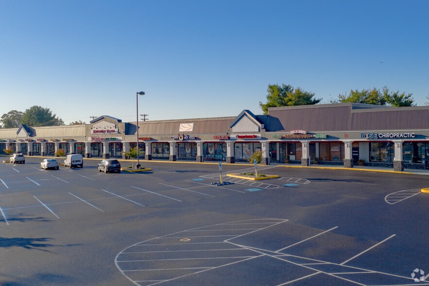 300 S Lenola Rd, Maple Shade Township, NJ à louer - Photo de l’immeuble – Image 3 sur 5