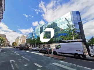 Plus de détails pour 3-5 Rue Barbès, Montrouge - Bureau à louer
