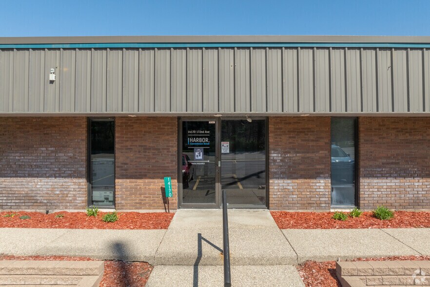 14170 172nd Ave, Grand Haven, MI à vendre - Photo de l’immeuble – Image 3 sur 5