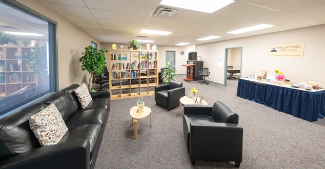 9712-9732 54th Ave NW, Edmonton, AB à louer - Photo intérieure – Image 3 sur 3