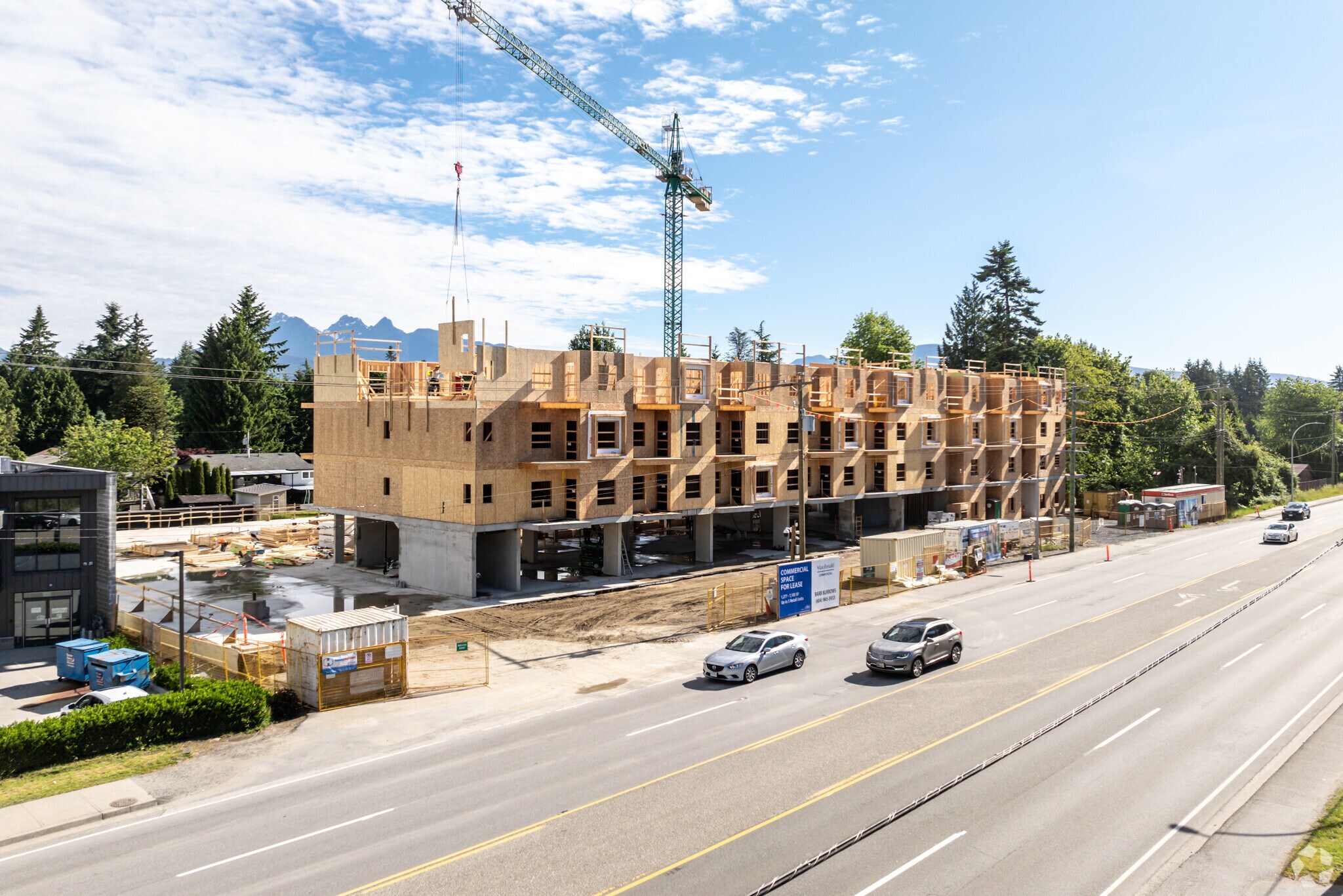 21783 Lougheed Hwy, Maple Ridge, BC à louer Photo principale– Image 1 sur 2