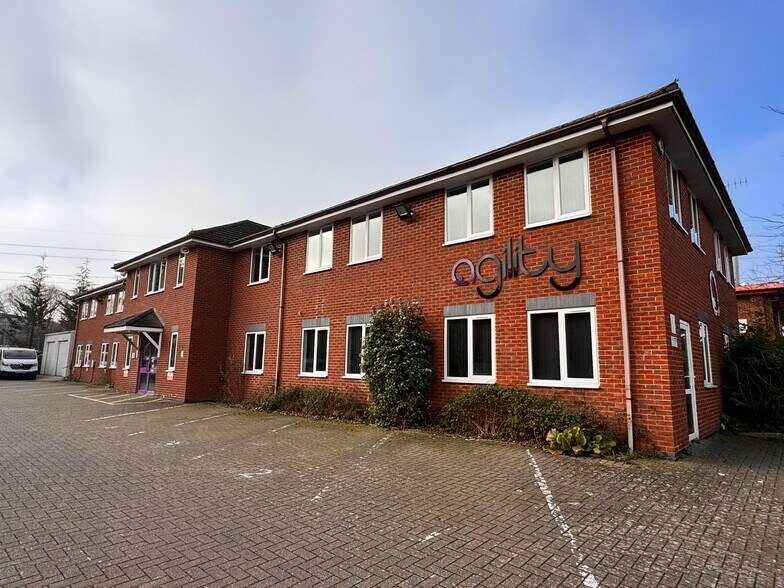 Hanbury Rd, Stoke Prior à louer - Photo de l’immeuble – Image 1 sur 10