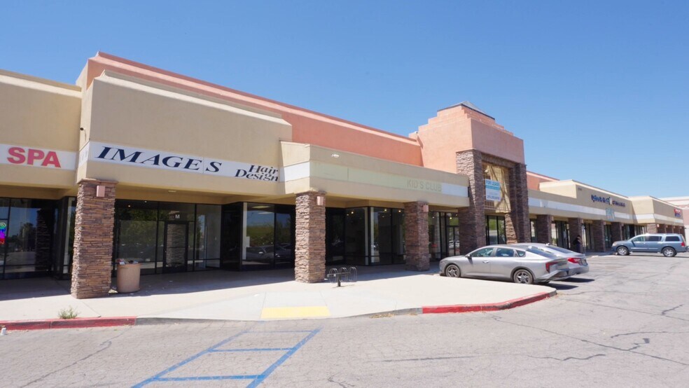 2140 E Palmdale Blvd, Palmdale, CA à louer - Vidéo sur l’annonce professionnelle – Image 3 sur 25