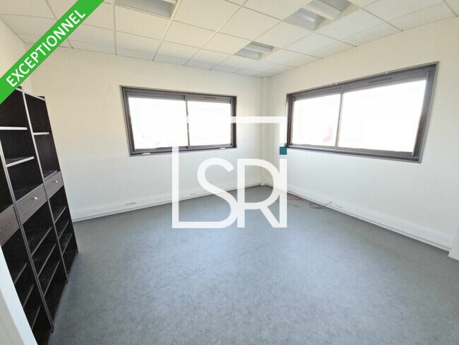 Plus de détails pour 12 Avenue Du Maréchal Leclerc, Cournon-d'Auvergne - Bureau à vendre
