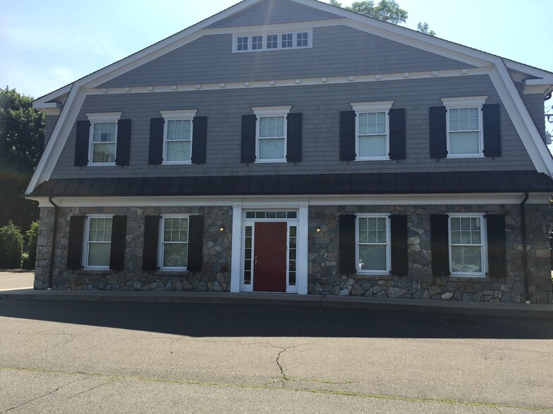 76 Tokeneke Rd, Darien, CT à vendre - Photo principale – Image 2 sur 16