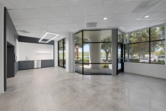 213 Technology Dr, Irvine, CA à louer Photo intérieure– Image 2 sur 10