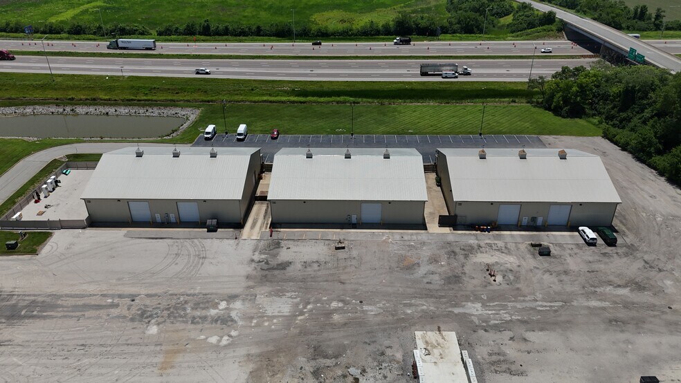 8124 Bunkum Rd, Caseyville, IL à louer - Photo de l’immeuble – Image 2 sur 7
