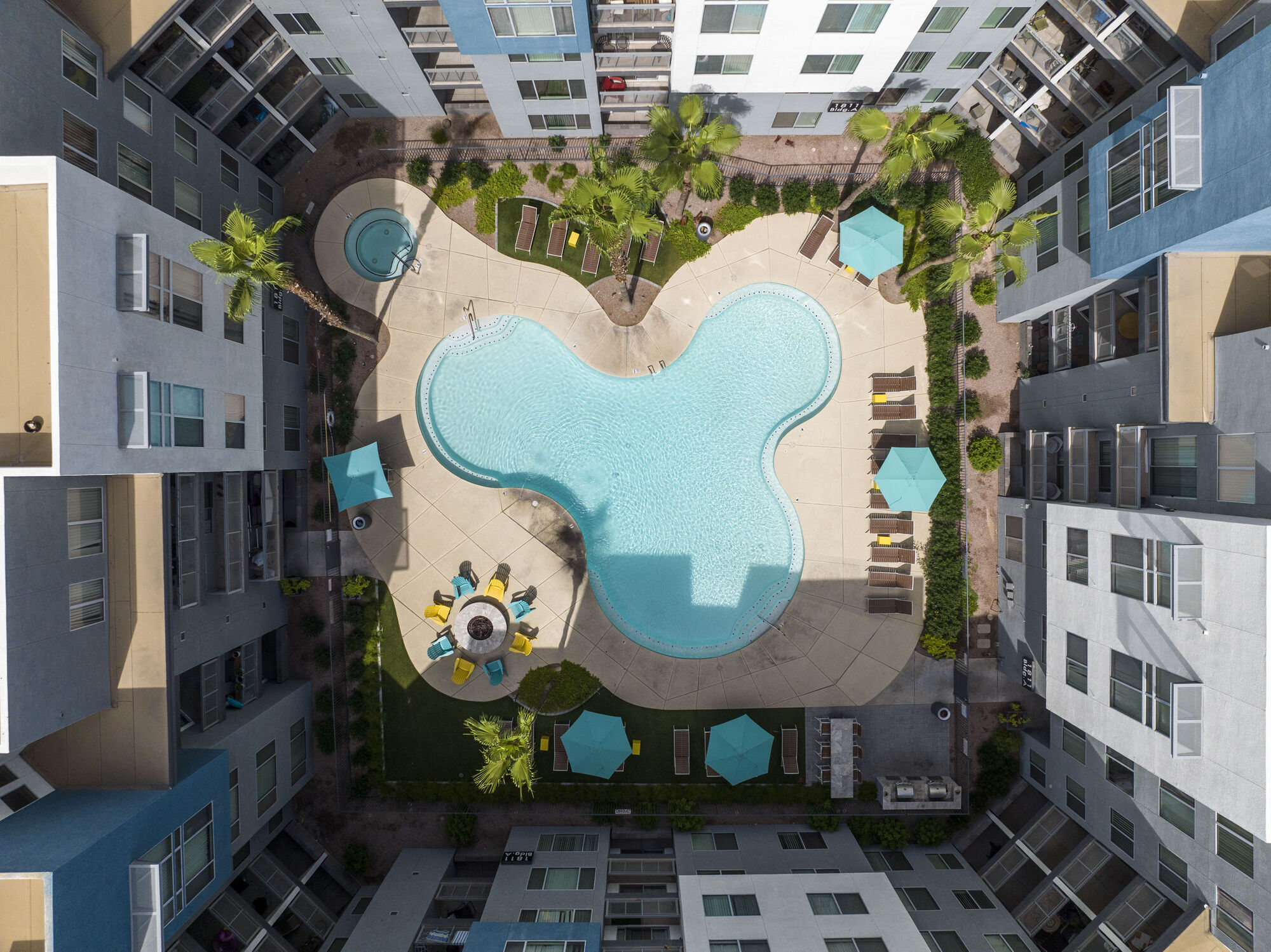 1811 E Apache Blvd, Tempe, AZ à louer Photo principale– Image 1 sur 5